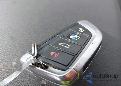 2016 BMW X1 xDrive28I z USA, uszkodzony, nr VIN WBXHT3Z37G4A47754